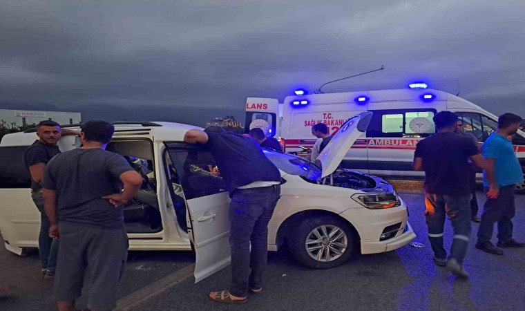 Tırla çarpışan hafif ticari aracın sürücüsü hayatını kaybetti