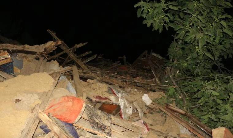 Tokat’ta tek katlı ahşap ev çöktü; enkazda kalan kişi yaralandı