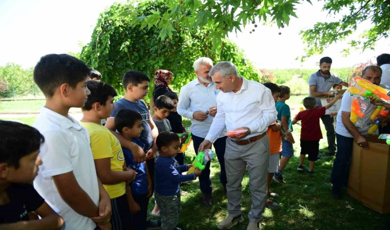 Topsöğütlü çocuklar ‘iyilik makası etkinliğinde keyifli anlar yaşadılar