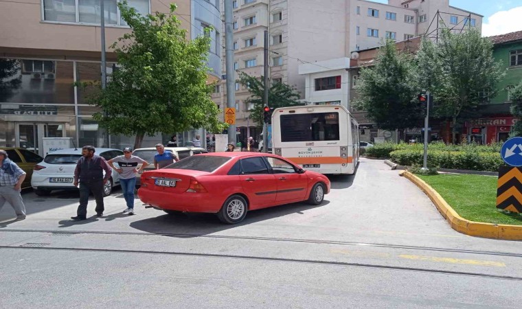 Trafik sıkışıklığı yaşayan bölgeye esnaftan ‘trafik dubalı çözüm önerisi