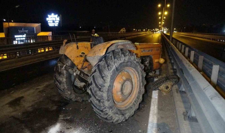 Traktör ve otomobil kazasında araçlar hurdaya döndü