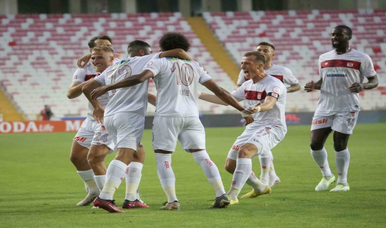 Trendyol Süper Lig: Sivasspor: 1 - Samsunspor: 0 (Maç devam ediyor)