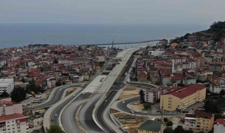 Türkiyenin en maliyetli şehir içi yollarından Kanuni Bulvarı son şeklini almaya başladı