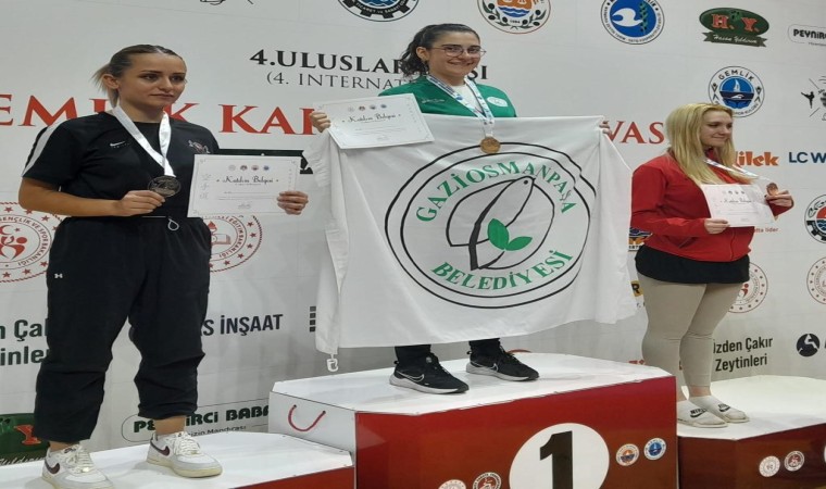 Uluslararası Gemlik Karate Turnuvasına Gaziosmanpaşalı sporcular damga vurdu