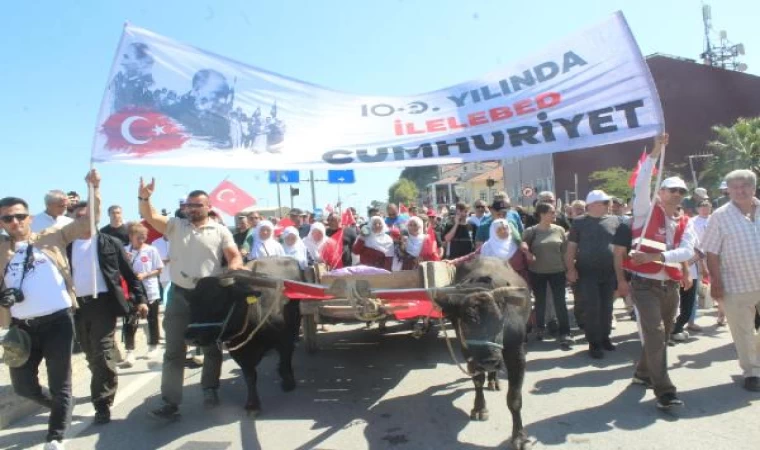 Ümit Özdağ, ’İstiklal Yolu Zafer Yürüyüşü’ne başladı