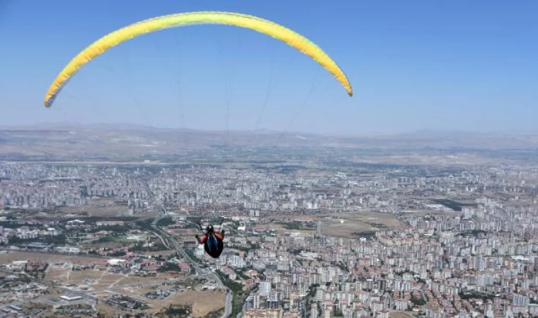 Yamaç Paraşütü Mesafe Yarışları Türkiye Şampiyonası Kayseri’de başladı