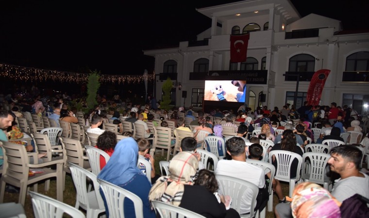 Yaz akşamların olmazsa olması sinema keyfine yoğun ilgi