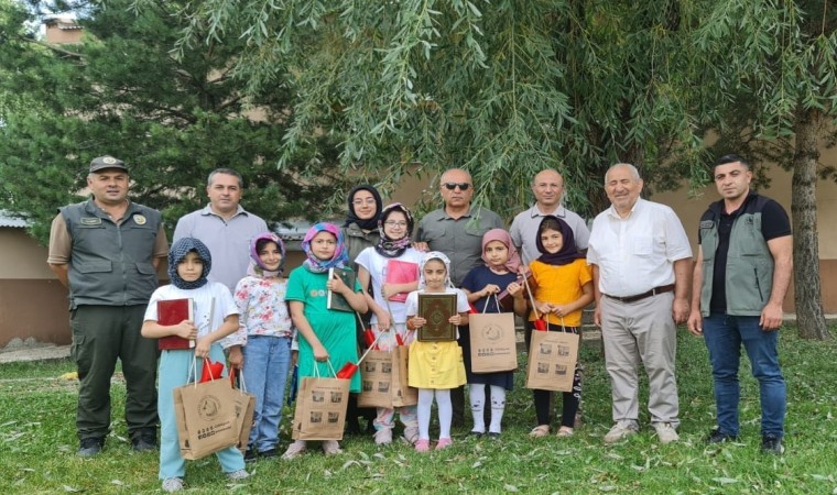 Yaz Kuran Kursu Öğrencileri Hediyelerle Sevindirildi