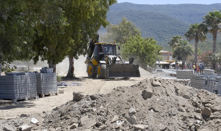 Yeni parklar Kuşadasına nefes olmaya devam ediyor