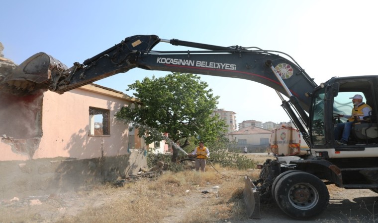 Yıldızevlerde ilk kepçeyi Başkan Çolakbayrakdar vurdu