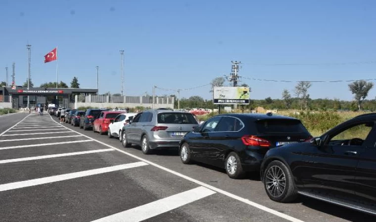 Yunanistan’daki yangın, sınır kapısında araç kuyruğuna neden oldu