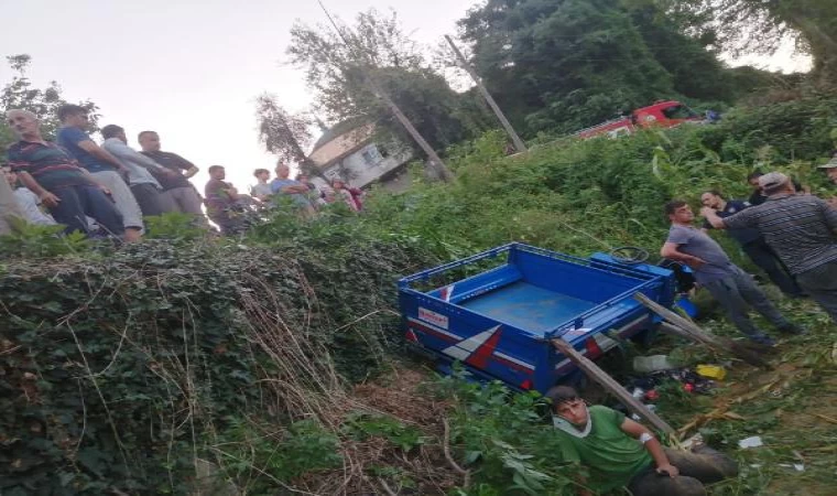 Zonguldak’ta ’patpat’ tarlaya devrildi: 13 yaralı