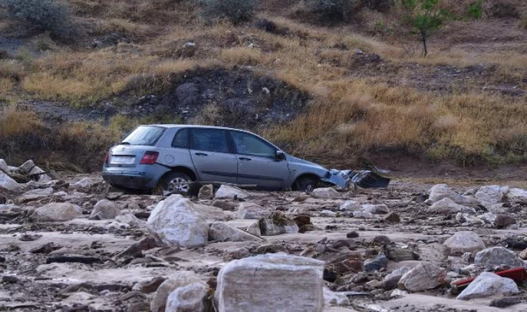 1 kişinin öldüğü, 14 kişinin kurtulduğu selde kaybolan Asel bebek, aranıyor