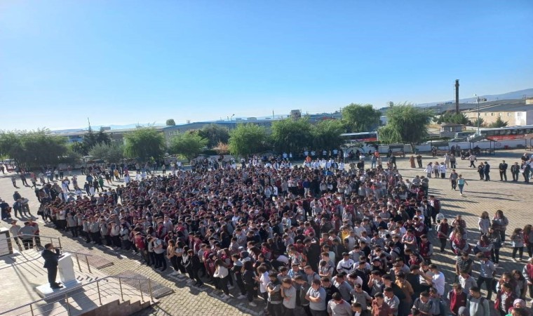 141 bine yakın öğrenci ve 11 bine yakın öğretmen ders başı yaptı