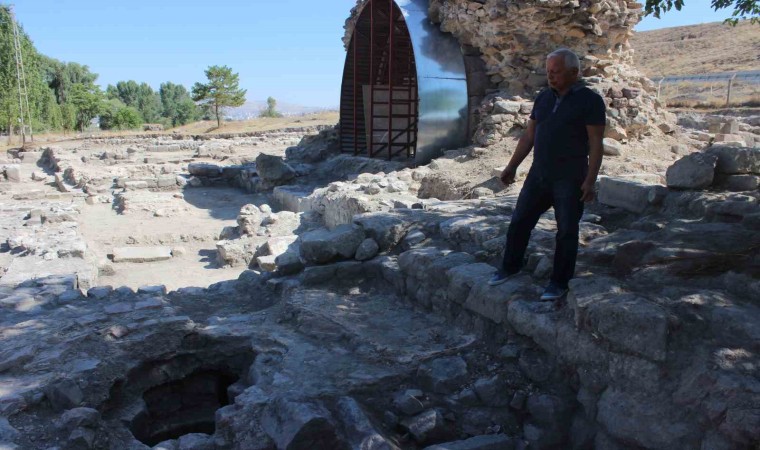 8 asırlık Keykubadiye Sarayındaki hamam gün yüzüne çıktı