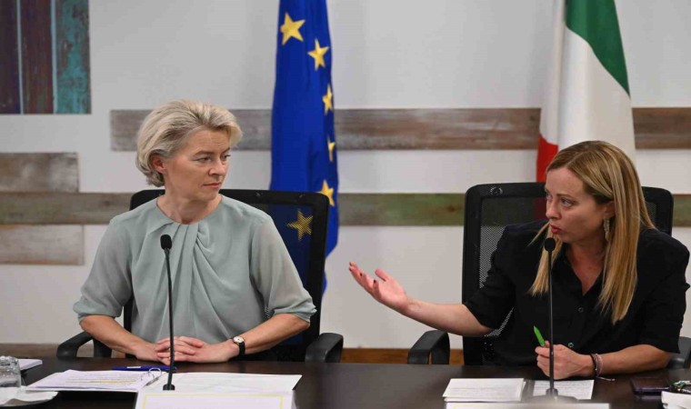 AB Komisyonu Başkanı Leyen İtalyanın Lampedusa Adasını ziyaret etti