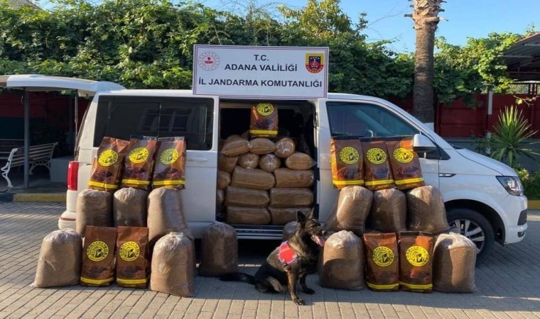 Adanada bir araçta yapılan aramada 755 kilo tütün ele geçirildi