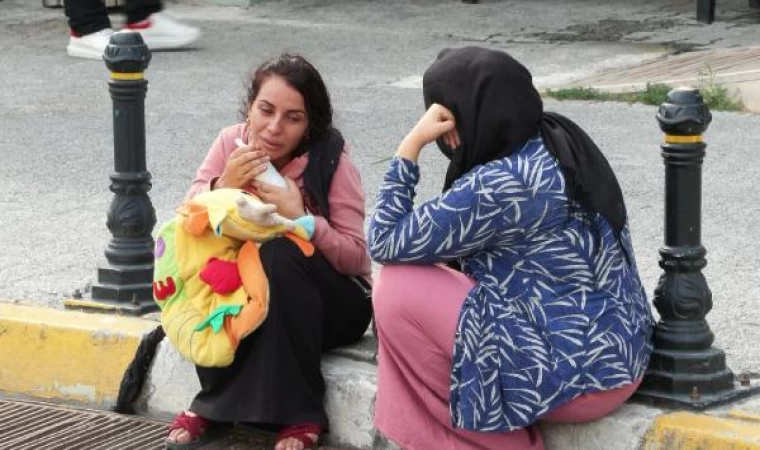 Adli tıp önünde annenin en acı anı... Cenazeyi beklerken çocuğunun oyuncağına ve biberonuna sarılarak ağladı 