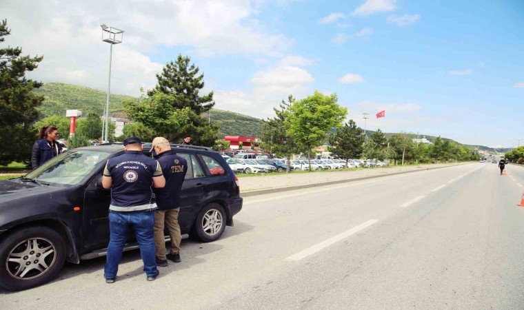 Afyonkarahisarda ‘Düzensiz Göç ile Mücadeleye Yönelik Huzur Uygulaması