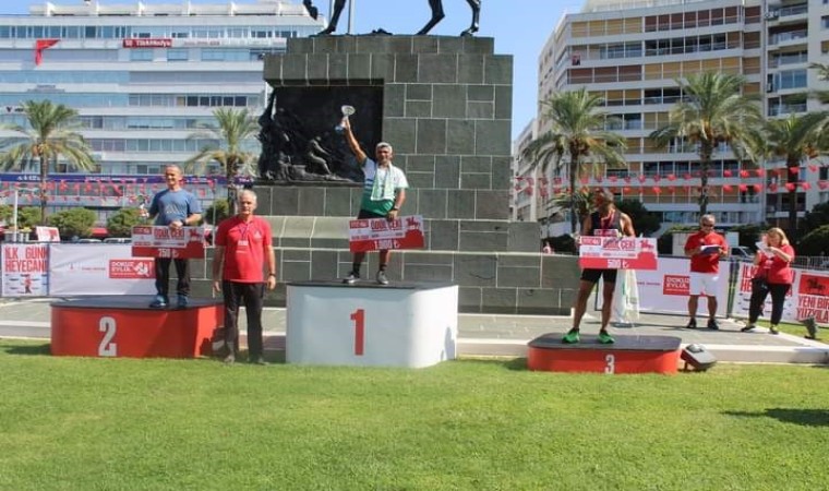 Ahmet Bayram, İzmir Yarı Maratonunda şampiyon oldu