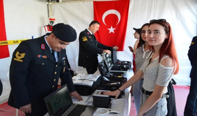 ‘Aksaray Bilim Festivali’ helikopter gösterisiyle başladı