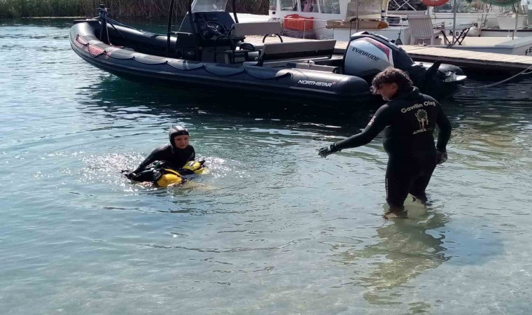 Akyaka azmağında dalgıçlar dip temizliği yaptı