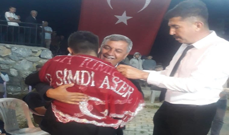 Altıntaşta down sendromlu genç için asker eğlencesi düzenlendi