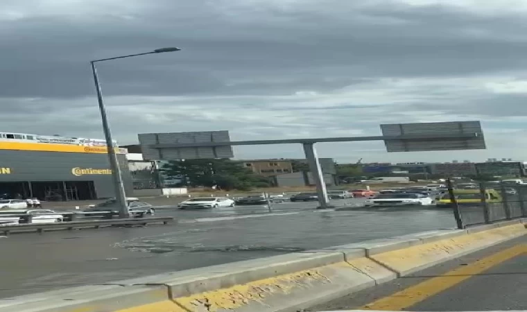 Ankara’da sağanak; yollar göle döndü