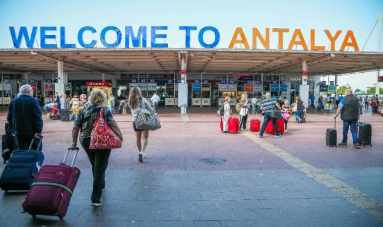 Antalya 8 ayda 10 milyonu aşkın turist ağırladı