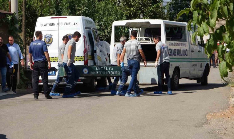 Antalyada eşini av tüfeğiyle öldüren koca tutuklandı