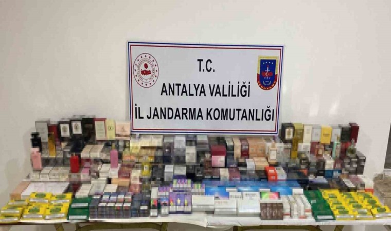 Antalyada kaçak sigara operasyonu: 3 gözaltı