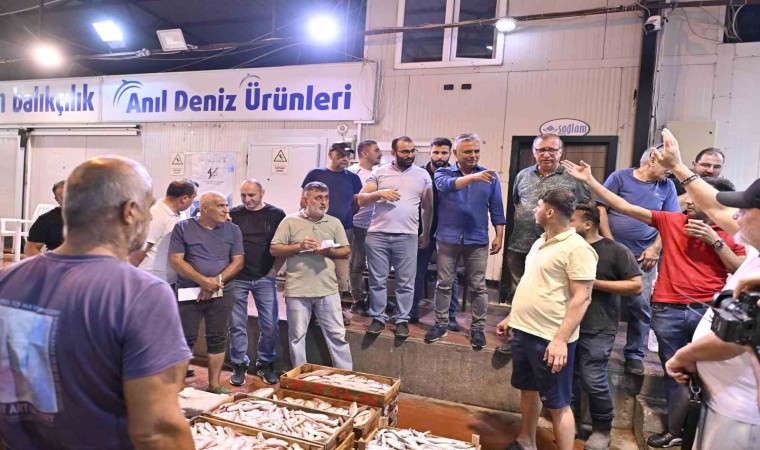 Antalyada yasağın ardından balık mezadı başladı