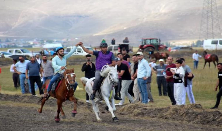 Ardahan’da rahvan at yarışları yapıldı