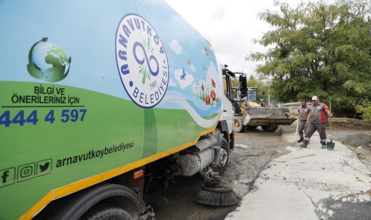 Arnavutköy Belediyesi ekipleri selde tam kadro çalıştı