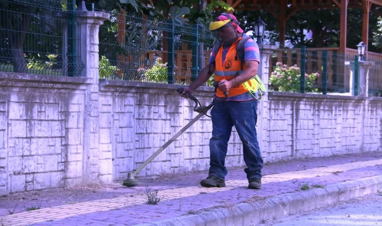 Atakumun park ve bahçelerinde yoğun mesai