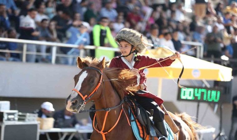 Atlı Okçuluk final müsabakaları nefes kesti