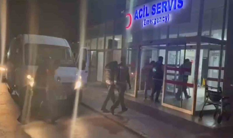 Ayvalıkta 7 organizatör ile 14 düzensiz göçmen yakalandı