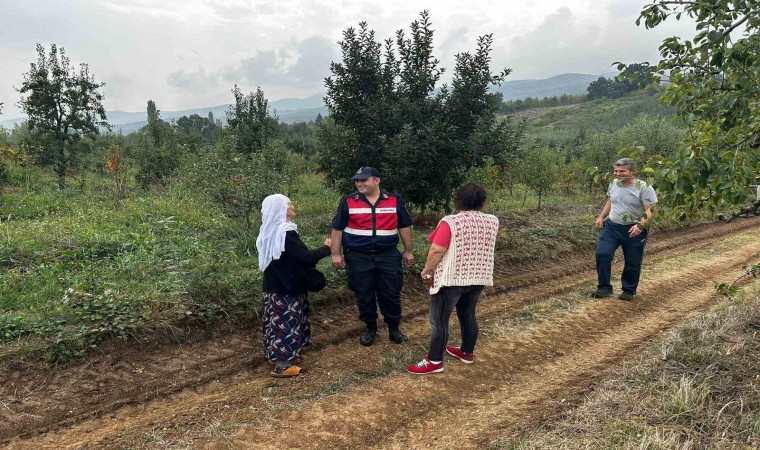 Bağ evinde kaybolan yaşlı kadını Jandarma ekipleri buldu