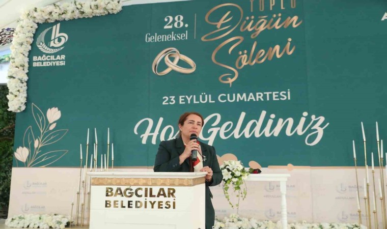 Bağcılarda 15 çift toplu düğün şöleniyle dünyaevine girdi