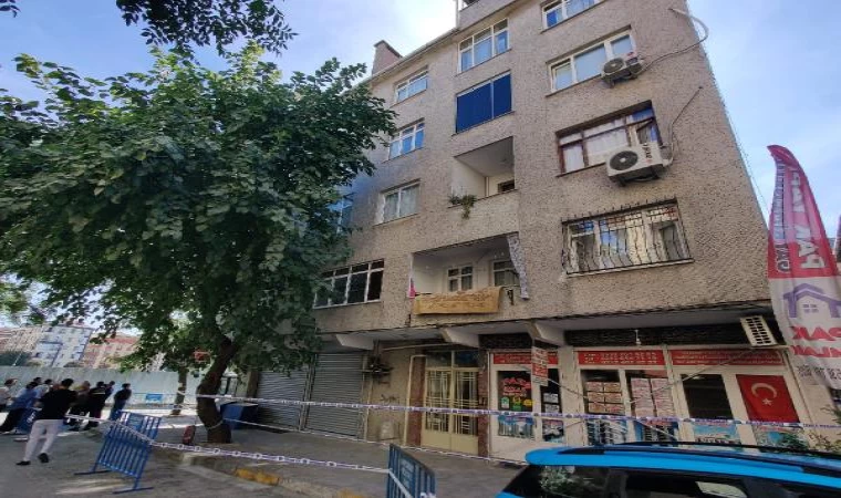 Bahçelievler’de kolonu patlayan bina boşaltıldı -1