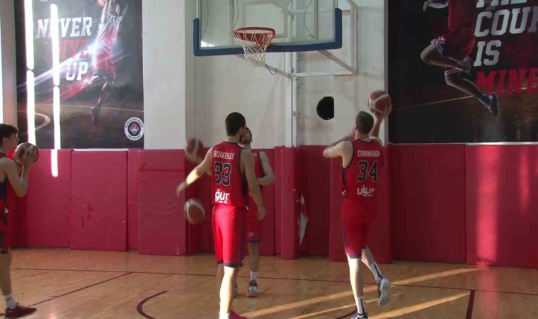 Bahçeşehir Koleji Basketbol Takımı Başantrenörü Atalay: Avrupa kupasını ülkemize getirmek hedefli bir kadro kurduk