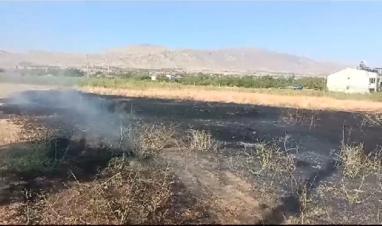 Bahçesindeki otları yakmak isterken, yangına sebep oldu