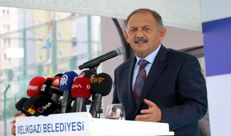 Bakan Özhaseki: Evin yüksek olması, yıkılmasına sebep değil