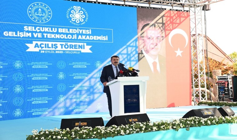 Bakan Tekin: “Eğitim öğretimi sadece okulda yürütülen bir süreç olarak görmüyoruz”