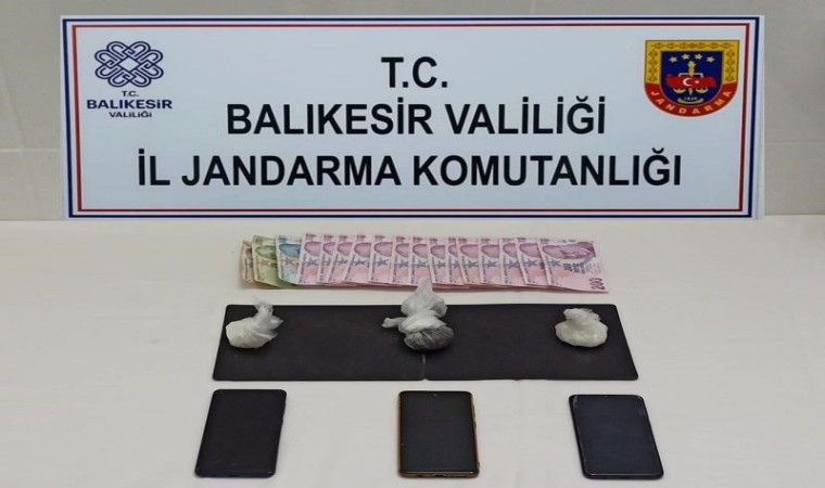 Balıkesirde jandarmadan uyuşturucu operasyonu