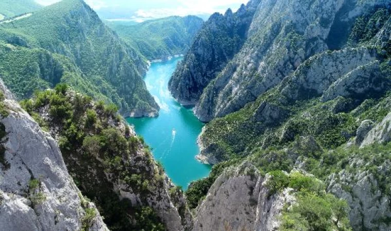 Baraj inşaatıyla bugünkü halini alan Şahinkaya Kanyonu, turizm cenneti oldu