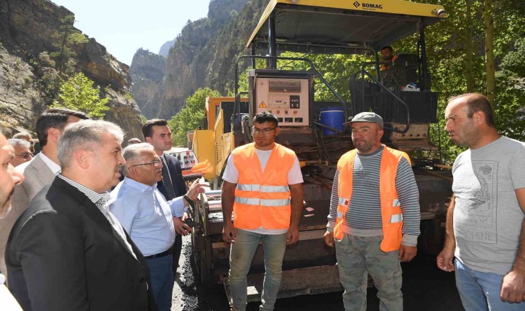 Başkan Büyükkılıçtan ulaşımını sıcak asfaltla buluşturduğu Kapuzbaşı Şelalesine davet