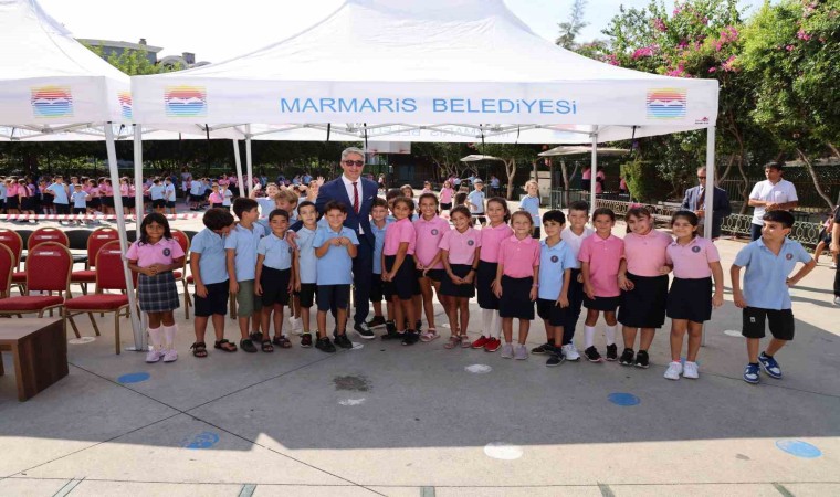 Başkan Oktay, ilk ders zili heyecanına ortak oldu