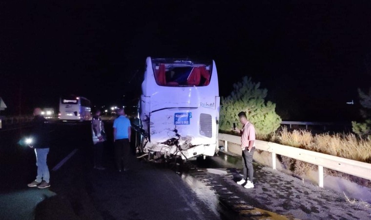 Başkentte feci kaza: Yolcu otobüsü ile tırın karıştığı kazada 4ü ağır 27 yaralı