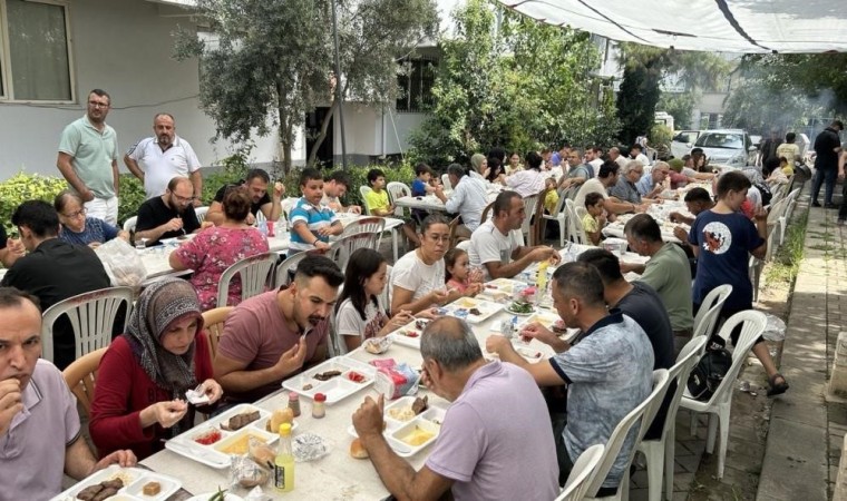 Bedava hayır yemeği ile karnını doyurmak isteyenler Fethiyede de grup kurdu